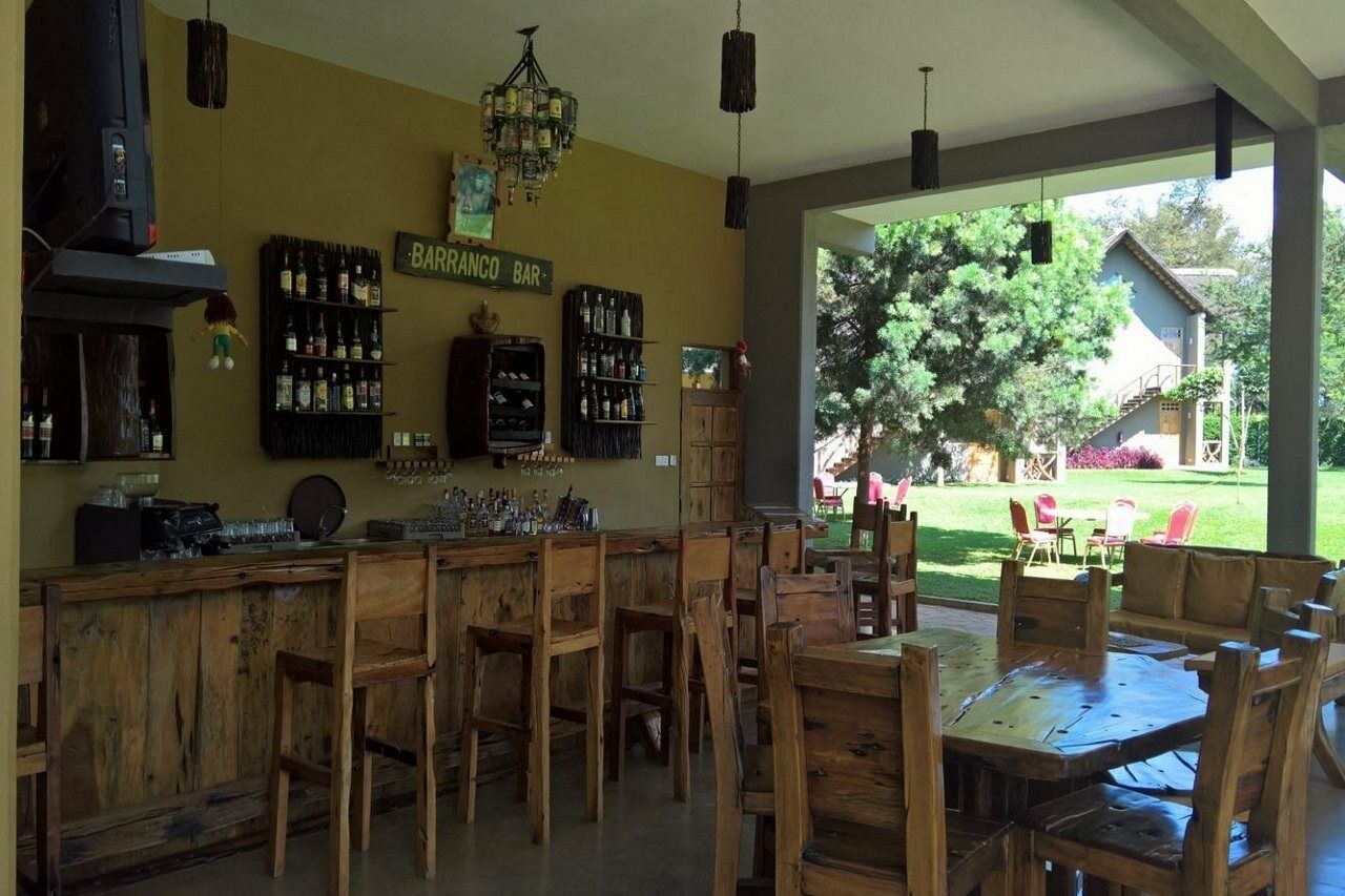 เวรู เวรู ริเวอร์ ลอดจ์ Villa Weru Weru ภายนอก รูปภาพ