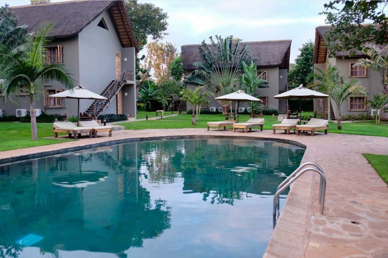 เวรู เวรู ริเวอร์ ลอดจ์ Villa Weru Weru ภายนอก รูปภาพ