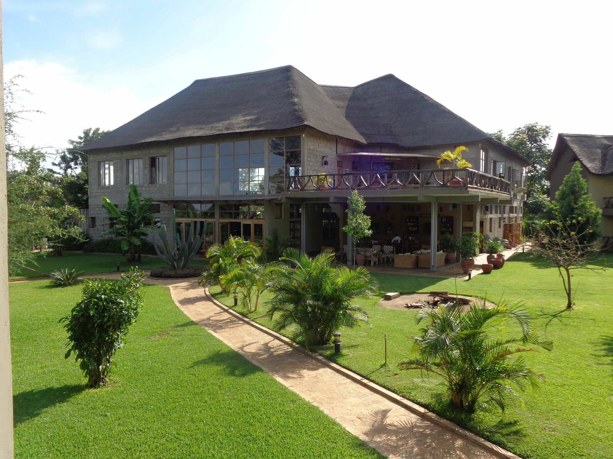 เวรู เวรู ริเวอร์ ลอดจ์ Villa Weru Weru ภายนอก รูปภาพ