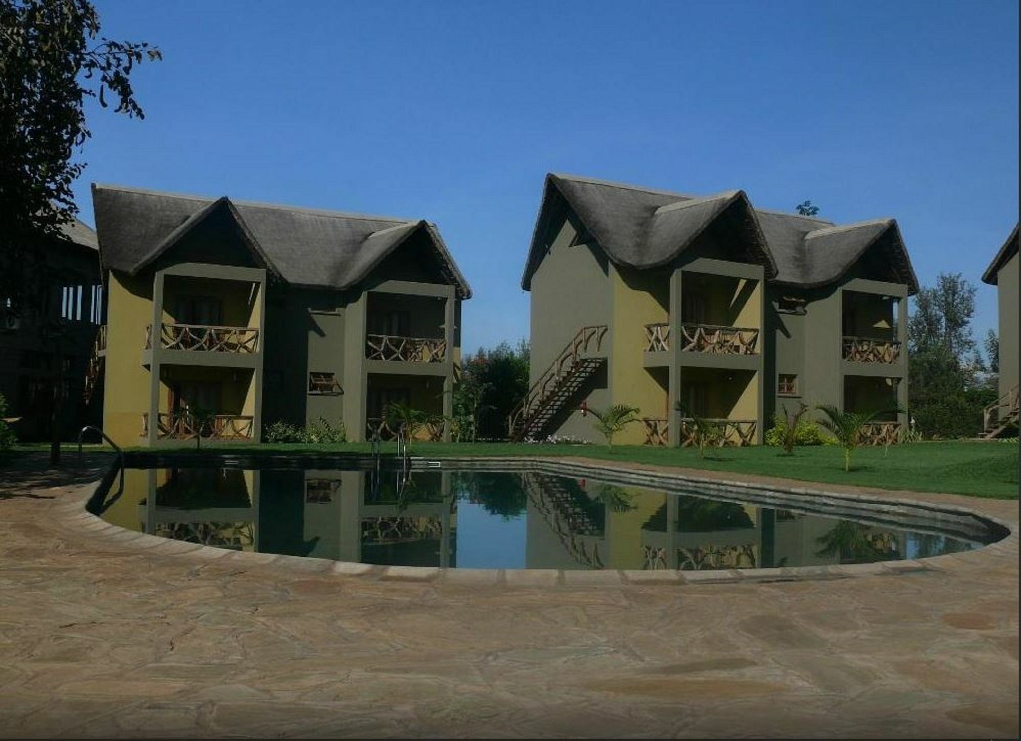 เวรู เวรู ริเวอร์ ลอดจ์ Villa Weru Weru ภายนอก รูปภาพ
