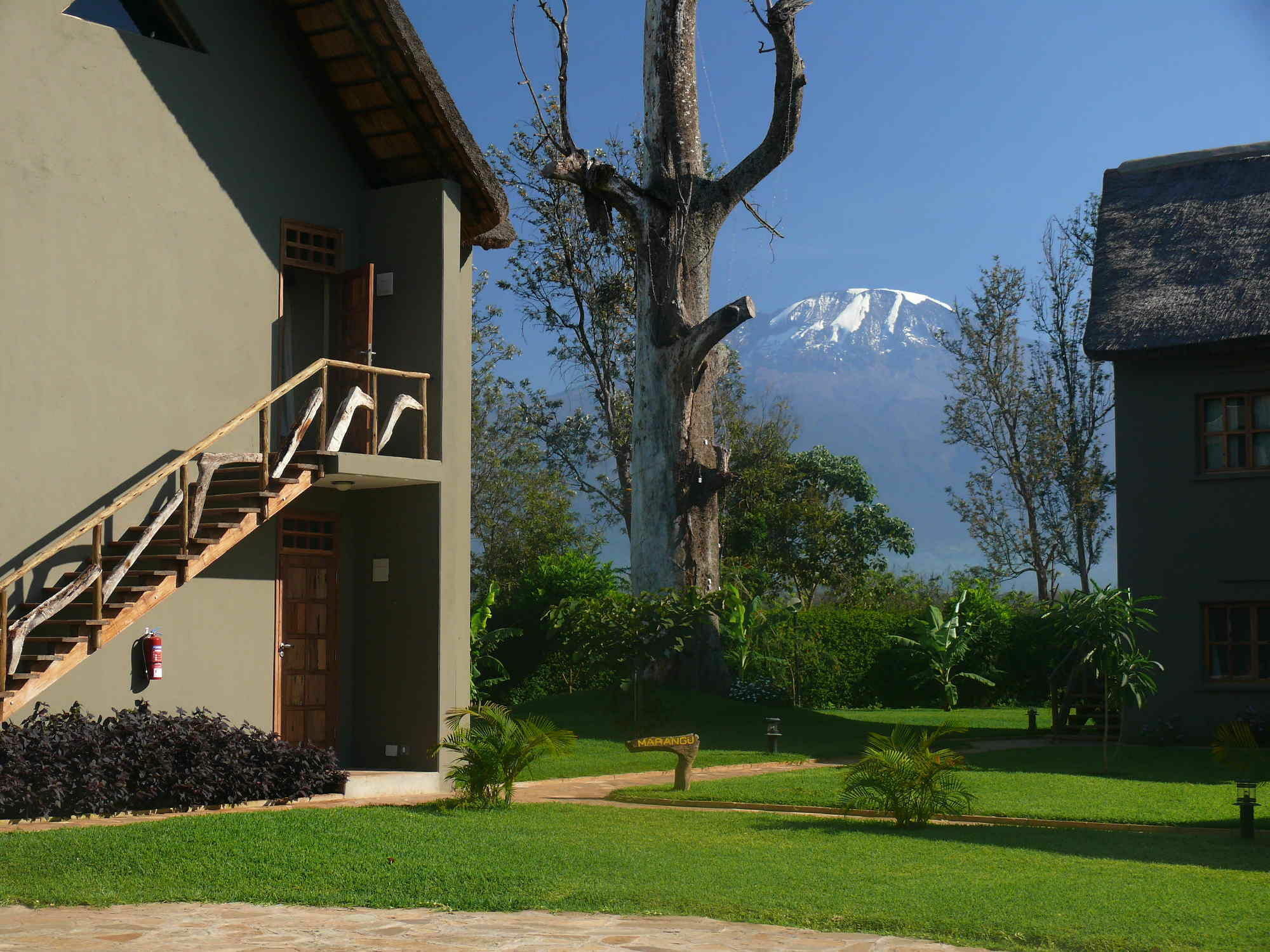 เวรู เวรู ริเวอร์ ลอดจ์ Villa Weru Weru ภายนอก รูปภาพ